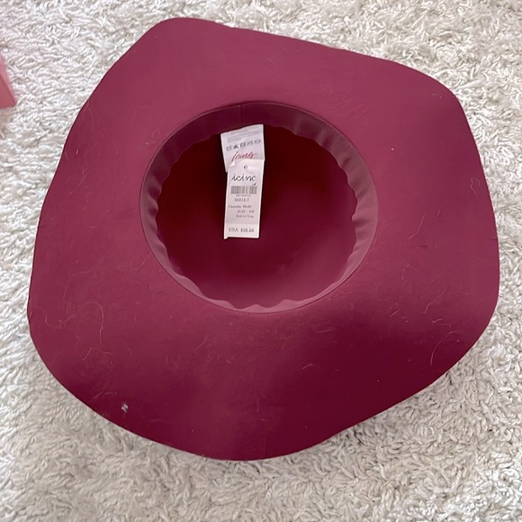 NWT Icing Bedazzled Burgundy Large Floppy Hat, never worn - Picture 3 of 3